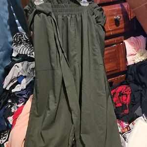 !!.         Womens 22W Green Pants.        ( .plus)    Tote 3W